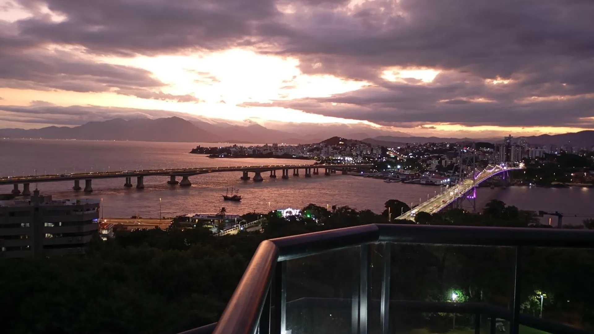 Apart-hotel Apartamento Com A Melhor Localizacao De Floripa Florianópolis